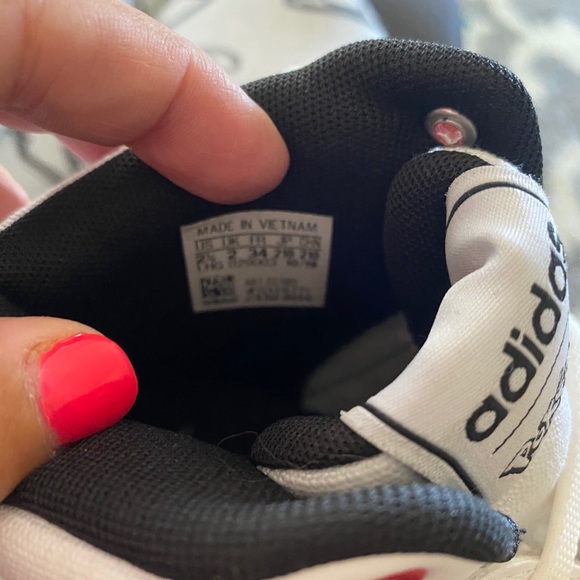 Special addition Youth Adidas high top Pokémon - Picture 1 of 5